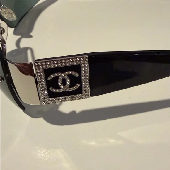 Authentic CHANEL Crystal CC Logo Sunglasses 4095 B Black + case - Picture 7 of 9